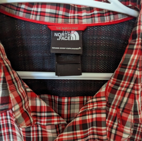 THE NORTH FACE - Short Sleeve Button Down - Picture 6 of 9